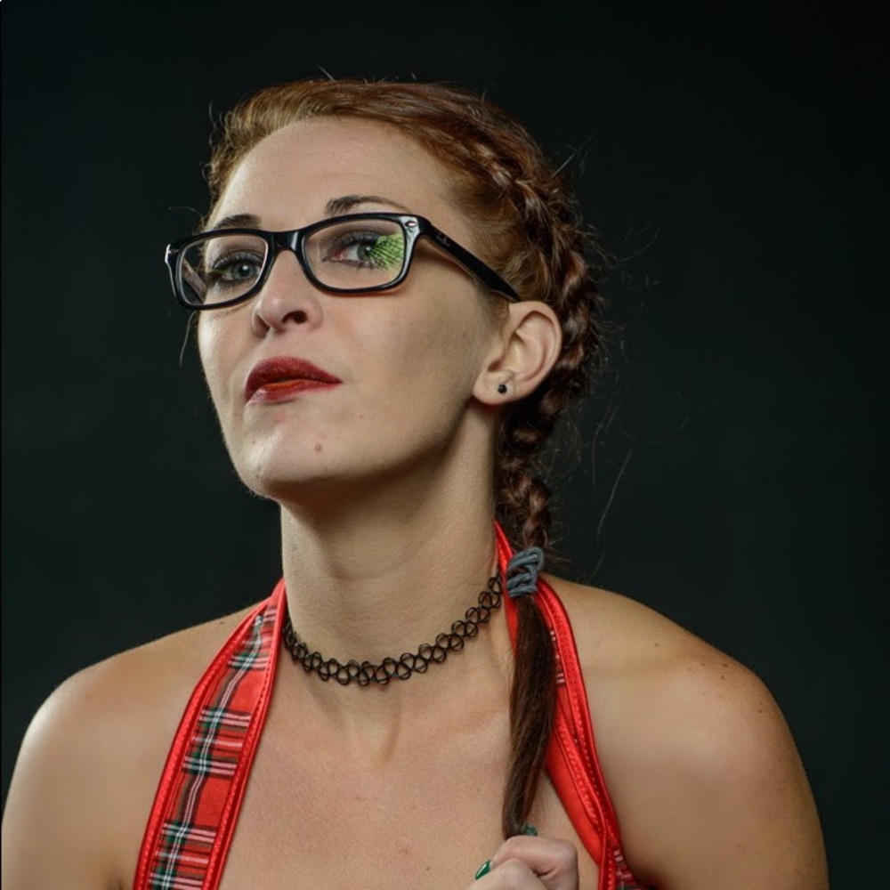 Meet your Posher, Sarina